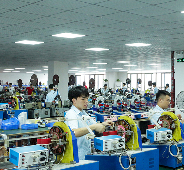 圣元環(huán)形變壓器生產(chǎn)車間