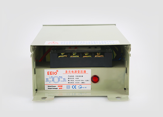 防雨變壓器側(cè)面